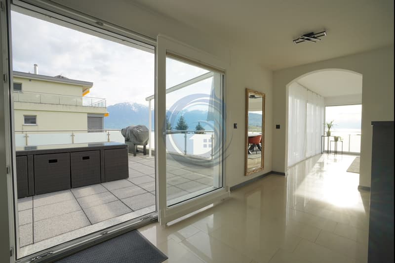 MAGNIFIQUE APPARTEMENT DE STANDING AVEC VUE LAC ET MONTAGNES (13)