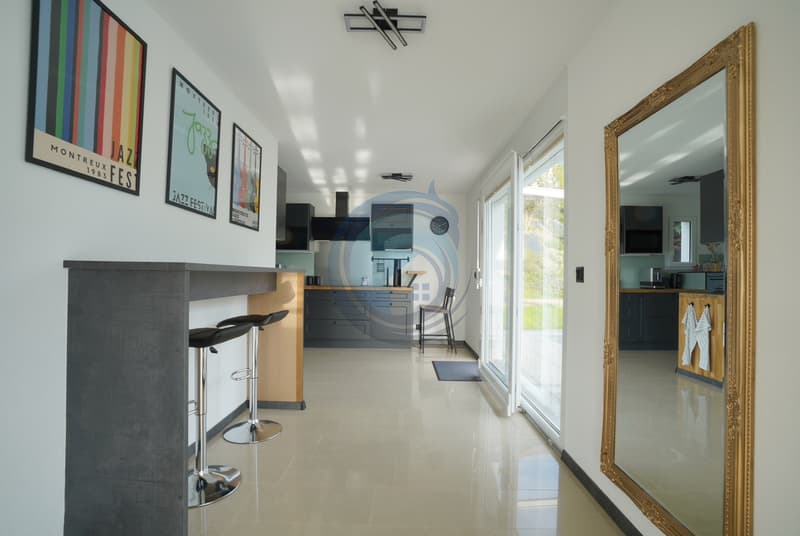MAGNIFIQUE APPARTEMENT DE STANDING AVEC VUE LAC ET MONTAGNES (12)