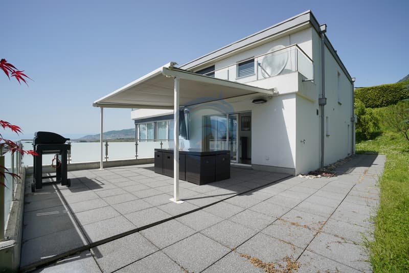 MAGNIFIQUE APPARTEMENT DE STANDING AVEC VUE LAC ET MONTAGNES (3)