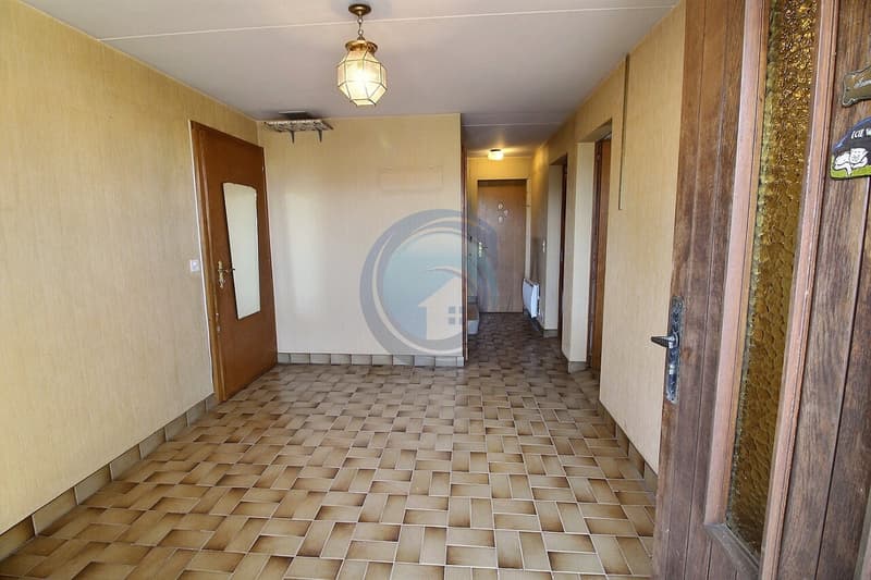 CHARMANTE VILLA TYPE CHALET DE 3,5 PCES AVEC VUE SUR LES APLES (12)