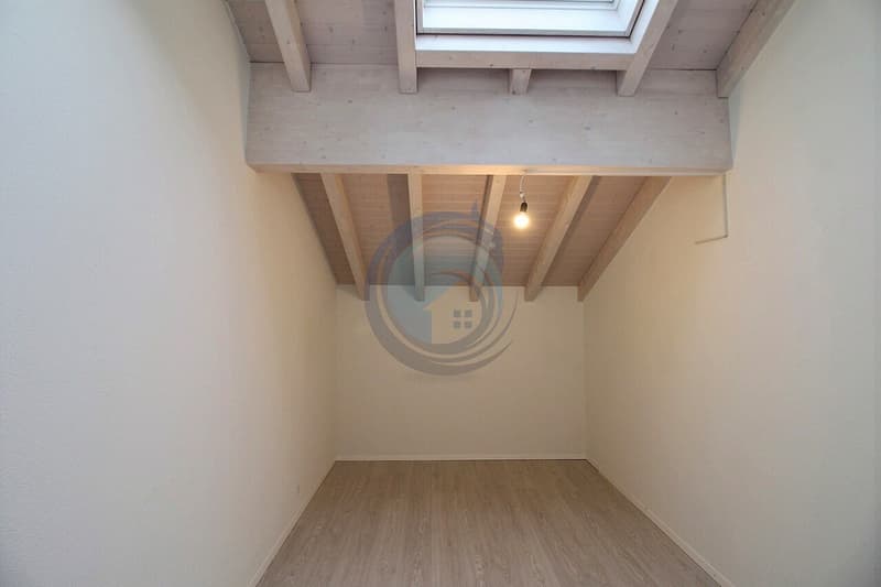 CHARMANT APPARTEMENT 4,5 PCES AU DERNIER ETAGE - LIBRE DE SUITE (8)