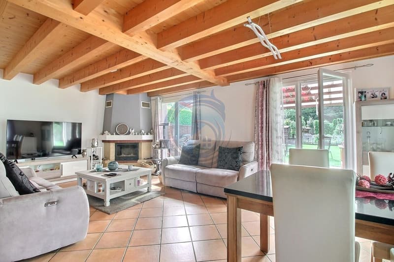 CHARMANTE MAISON MITOYENNE DE 7.5 PIÈCES (6)