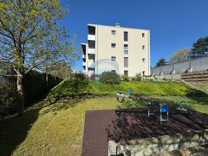 BEL APPARTEMENT D'ANGLE DE 3 PCES AVEC BALCON-PROCHE DES RIVES DU LAC (2)
