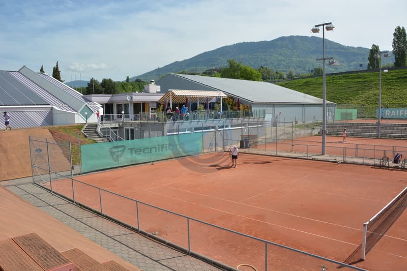 OPPORTUNITÉ À SAISIR : LOCAL COMMERCIAL/RESTAURANT À LOUER À ST-LÉGIER (3)