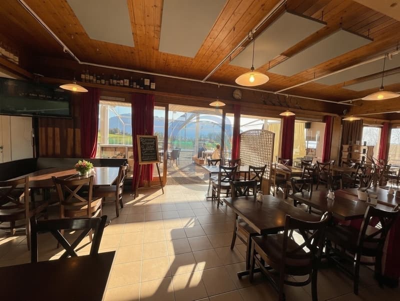 OPPORTUNITÉ À SAISIR : LOCAL COMMERCIAL/RESTAURANT À LOUER À ST-LÉGIER (8)