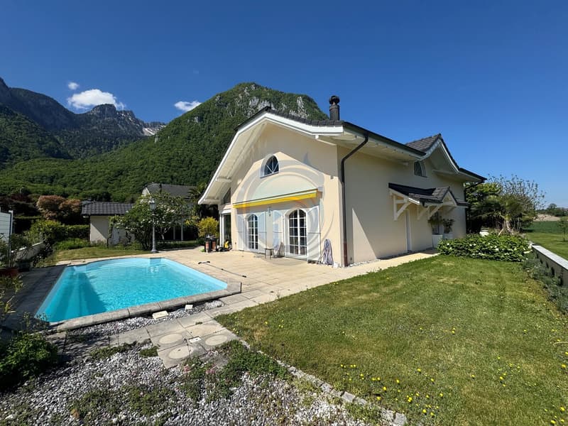 CHARMANTE VILLA INDIVIDUELLE 6,5 PCES AVEC PISCINE ET GRAND TERRAIN (4)