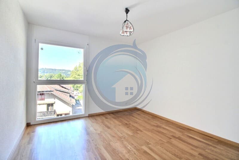 BEL APPARTEMENT TRAVERSANT DE 3,5 PIÈCES AVEC JOLI BALCON (8)