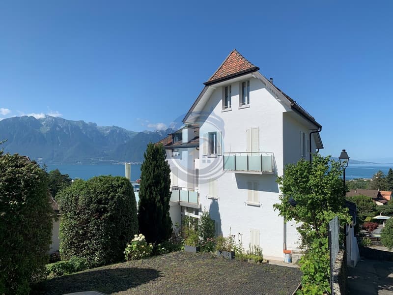 SUPERBE PROPRIÉTÉ MULTIFAMILIALE DE 4 LOGEMENTS AVEC VUE IMPRENABLE SUR LE LAC (5)