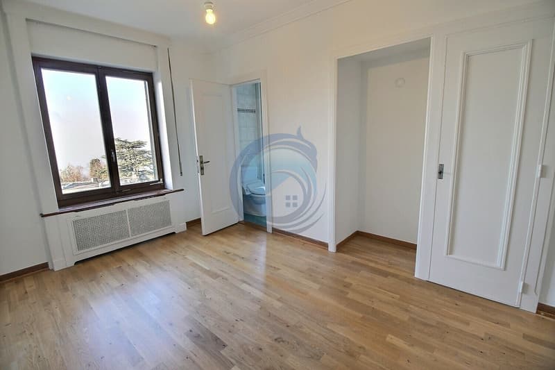 SPACIEUX APPARTEMENT DE 4,5 PIÈCES AVEC BUREAU ET VUE SUR LE LAC (11)