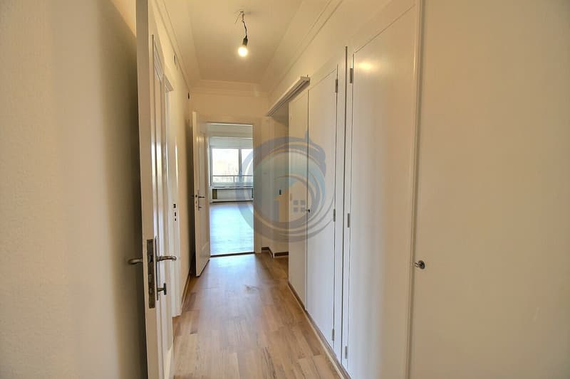 SPACIEUX APPARTEMENT DE 4,5 PIÈCES AVEC BUREAU ET VUE SUR LE LAC (7)