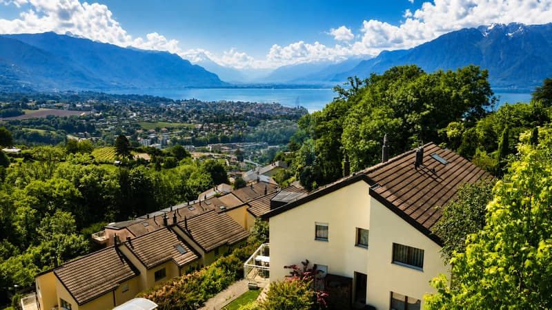 JOLIE VILLA CONTIGUË DE 6.5 PIÈCES AVEC VUE SUR LE LAC (2)