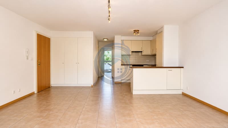 BEL APPARTEMENT TRAVERSANT DE 3,5 PIÈCES AVEC JOLI BALCON (5)