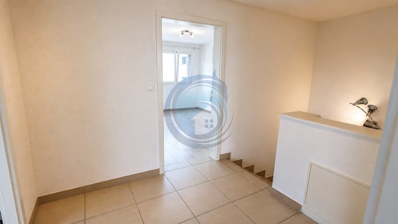 SUPERBE DUPLEX D'ANGLE 4,5 PCES - TERRASSE, BALCON ET JARDIN PRIVATIF (9)