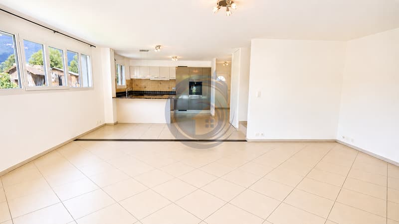 SUPERBE DUPLEX D'ANGLE 4,5 PCES - TERRASSE, BALCON ET JARDIN PRIVATIF (3)