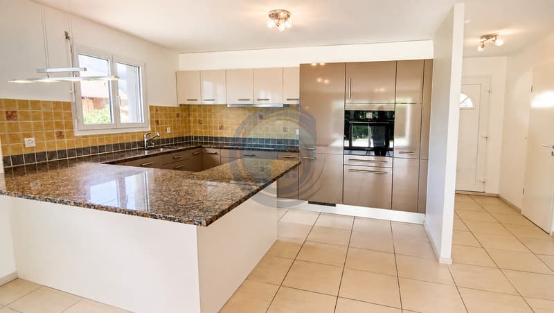 SUPERBE DUPLEX D'ANGLE 4,5 PCES - TERRASSE, BALCON ET JARDIN PRIVATIF (1)