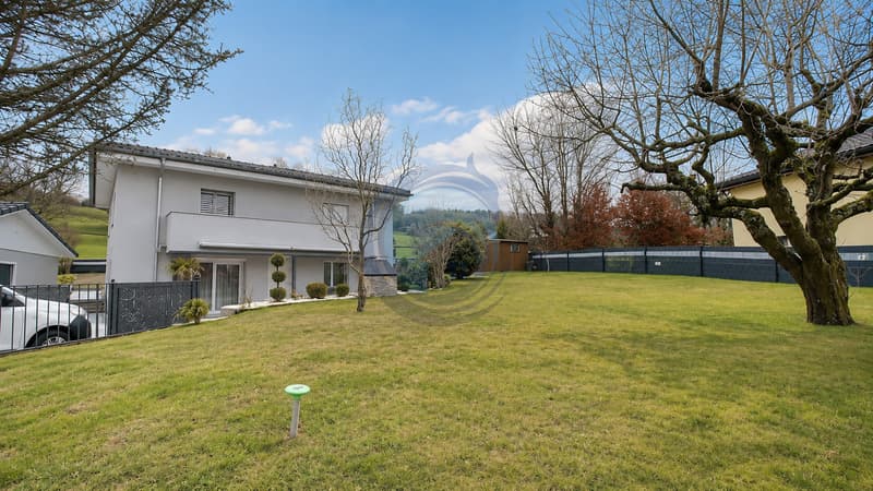 BELLE VILLA INDIVIDUELLE RÉNOVÉE AVEC GRAND TERRAIN ET VUE DÉGAGÉE (11)