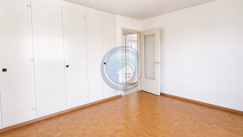 BEL APPARTEMENT D'ANGLE DE 4.5 PCES AVEC BALCON (7)