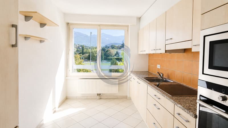 BEL APPARTEMENT D'ANGLE DE 4.5 PCES AVEC BALCON (10)