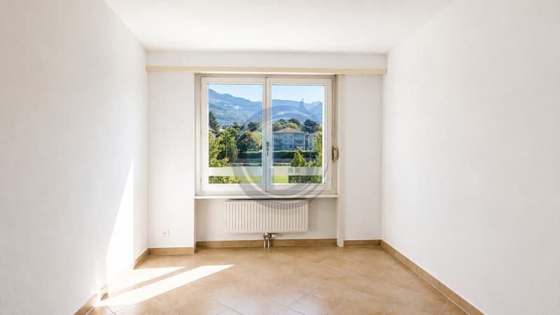 BEL APPARTEMENT D'ANGLE DE 4.5 PCES AVEC BALCON (9)
