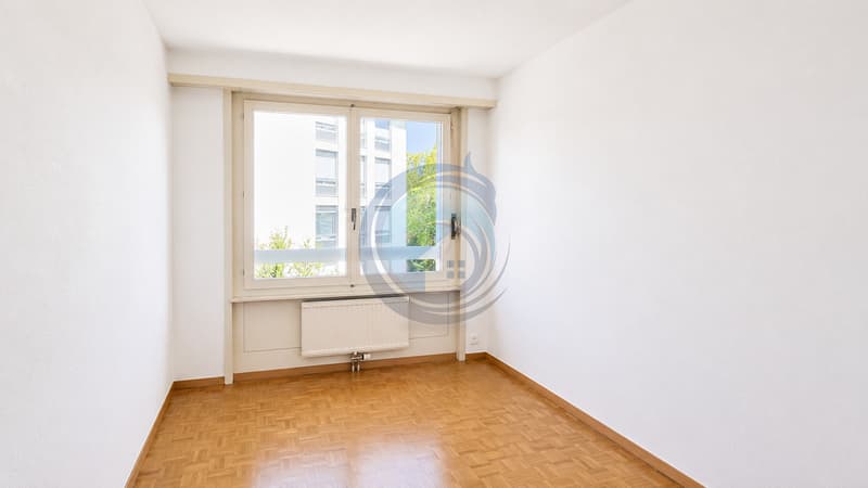 BEL APPARTEMENT D'ANGLE DE 4.5 PCES AVEC BALCON (8)