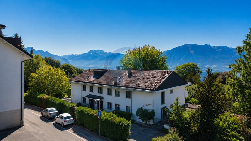 BEL APPARTEMENT TRAVERSANT DE 3,5 PIÈCES AVEC BALCON (2)