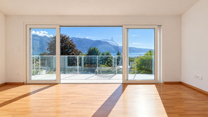 VILLA JUMELÉE AVEC VUE PANORAMIQUE SUR LE LAC ET JARDIN PRIVATIF (8)