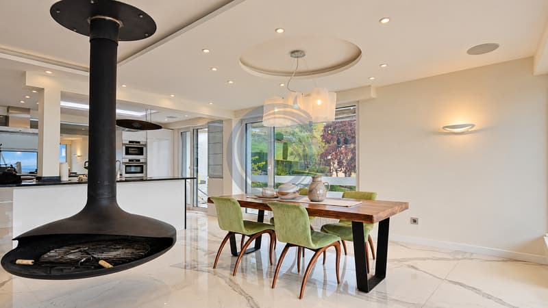 MAGNIFIQUE APPARTEMENT DE STANDING DE 4,5 PIÈCES AVEC VUE SUR LE LAC (7)