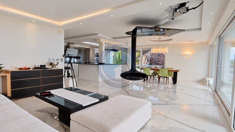MAGNIFIQUE APPARTEMENT DE STANDING DE 4,5 PIÈCES AVEC VUE SUR LE LAC (6)