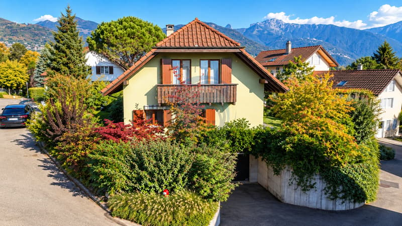 CHARMANTE VILLA INDIVIDUELLE "VAUDOISE" AVEC JARDIN ET VUE SUR LE LAC (6)