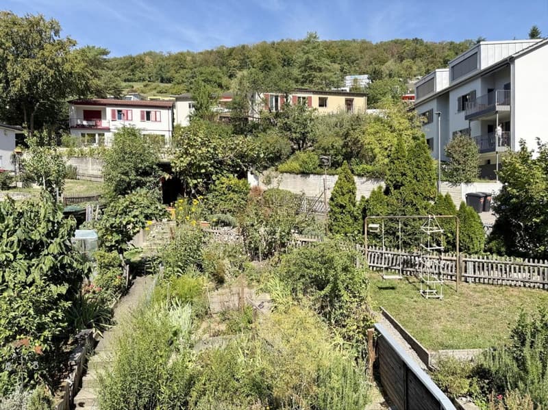 Herrlicher Ausblick bergwärts aus Zimmer im 2. Obergeschoss