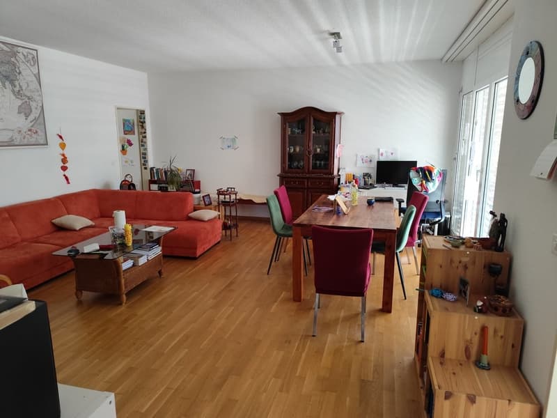 Helle 4.5-Zimmer-Wohnung mit Balkon und schöner Aussicht in Köniz (2)