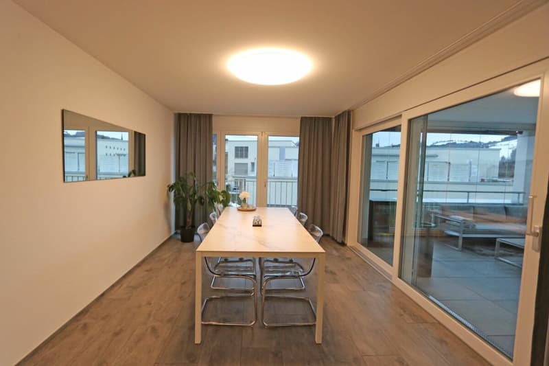 Grosszügige 4.5 Zimmer-Wohnung mit Balkonverglasung (5)