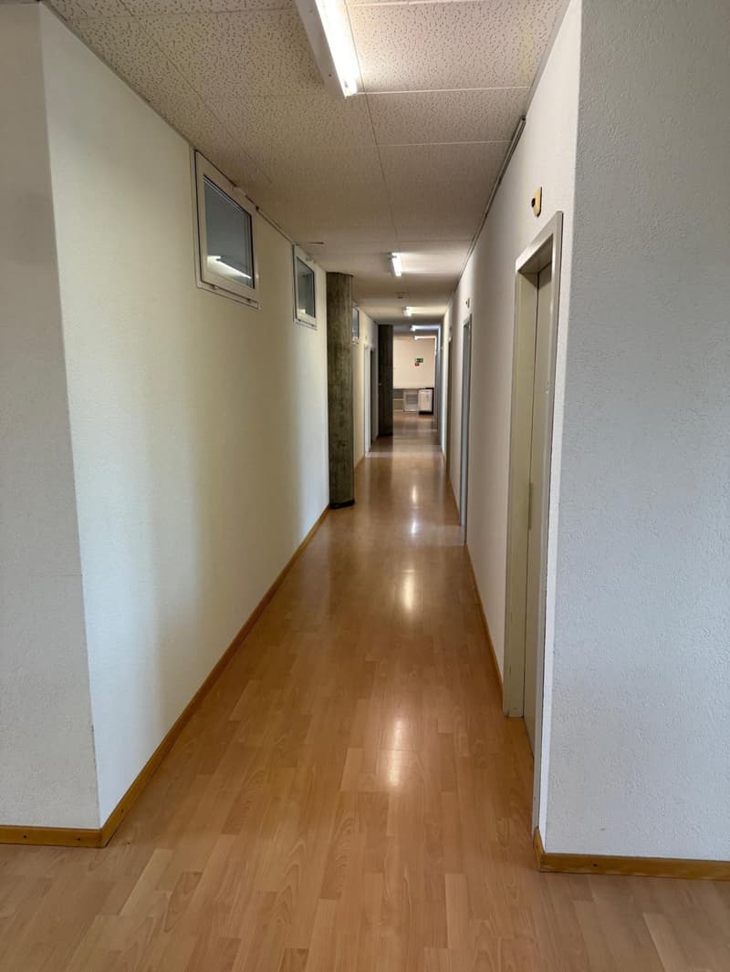Espace de bureau/commercial moderne à louer à Muttenz - 400m² (Farnsburgerstrasse 8) (8)