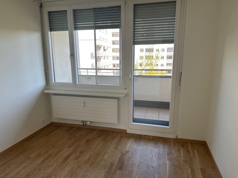Erstvermietung: Frisch renovierte 6.5-Zimmer-Maisonettewohnung mit zwei Terrassen (11)