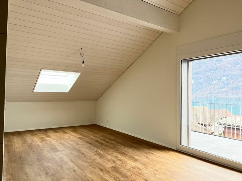 Grosszügige 3.5-Zimmerwohnung im Dachgeschoss mit Seesicht (5)