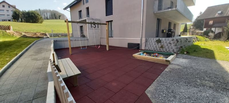 Wunderschöne 2.5-Zimmer Wohnung im Grünen Kopie (2)