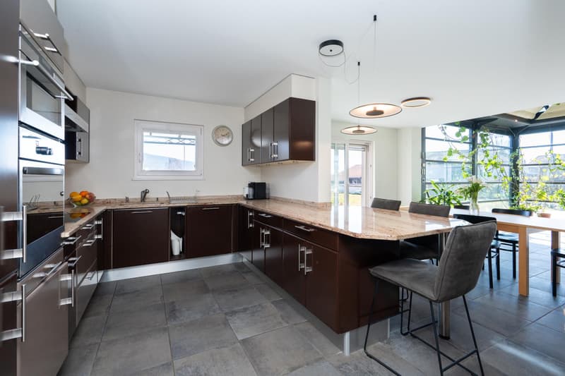 Propriété d'exception avec deux habitations et vaste jardin dans un cadre privilégié (11)