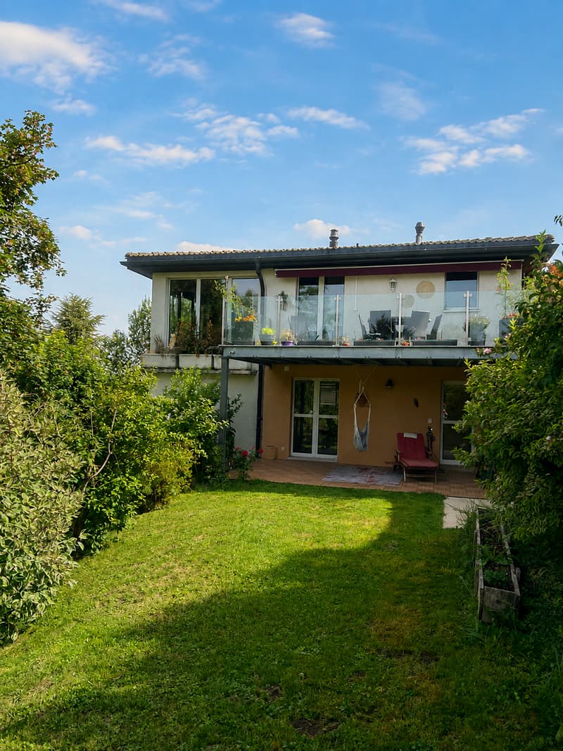 Maison individuelle aux volumes généreux, dans un écrin de verdure (1)