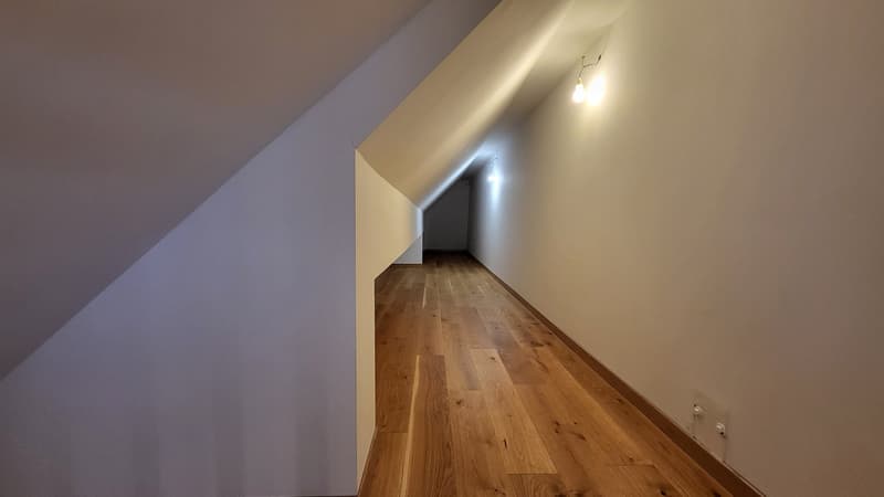Charmant appartement sous les toits de 2,5 pièces à Val-de-Travers (9)