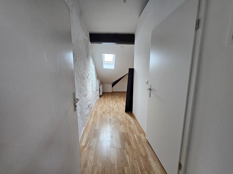 Charmant loft 1.5 pièces avec poutres apparentes à Cortaillod (7)