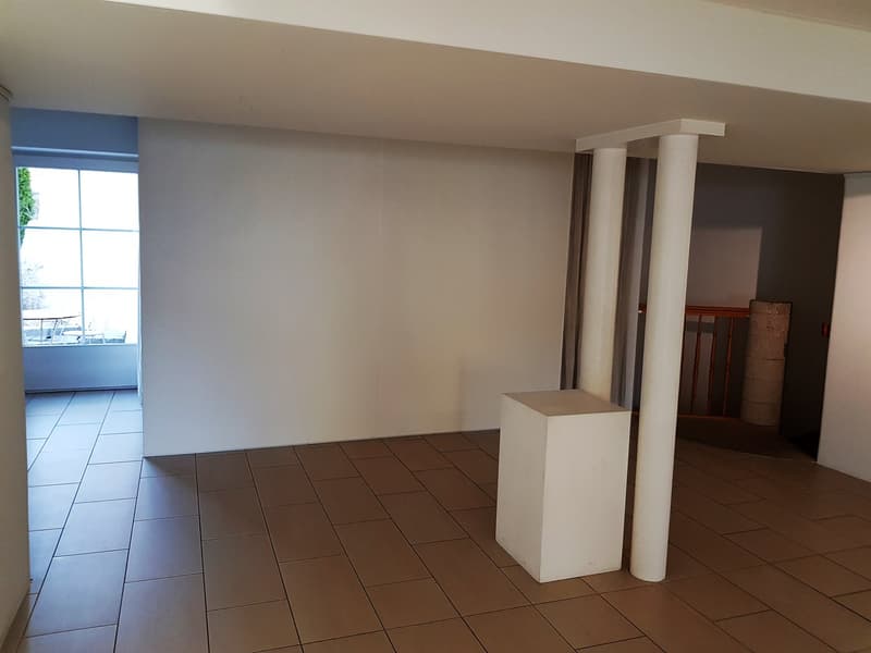 Place de la Collégiale, Valangin - Local commercial à louer sur 2 niveaux (7)