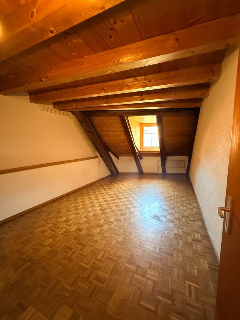 FRIBOURG - PLACE DU PETIT-ST-JEAN 39 - CHARMANT APPARTEMENT - 4.5 (6)