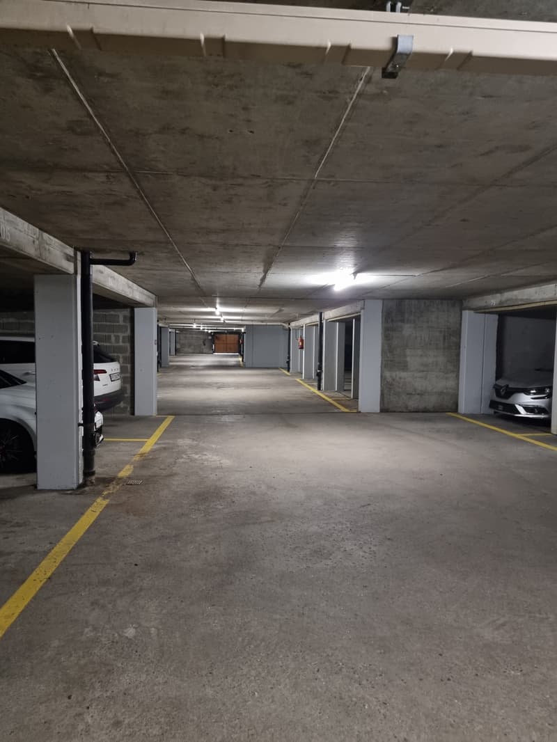 FRIBOURG - IMP. DE LA FORET 24 - EMPLACEMENT PARKING SOUTERRAIN (3)