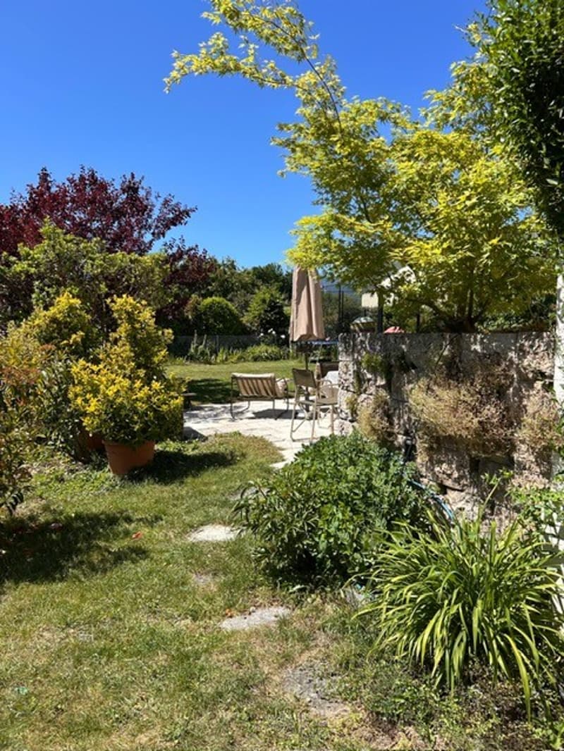 Beau triplex rénové (6)