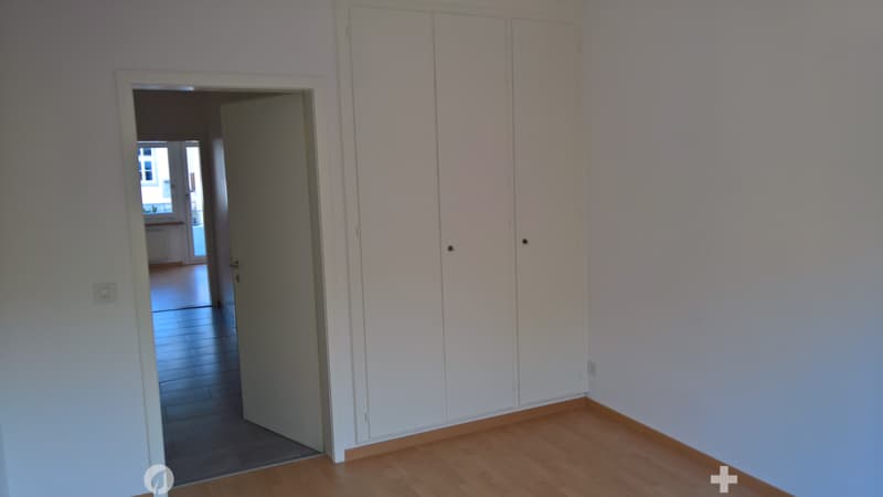 Zimmer mit Einbauschränken