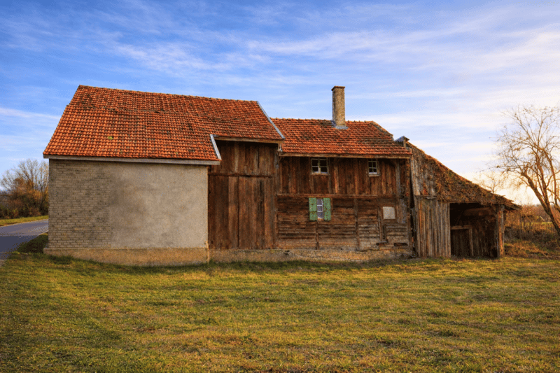 Ferme à rénover, avec habitation et rural équestre (3)