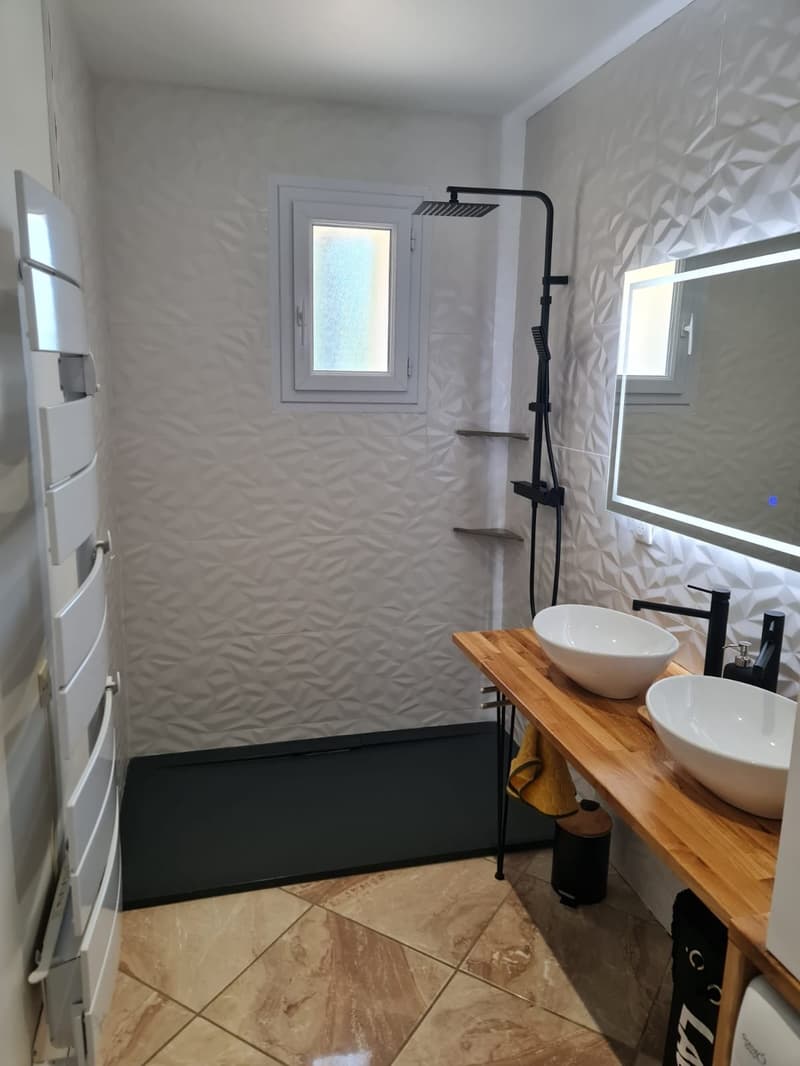 Vendita di una bella casa provenzale in pietra con doppio garage (13)