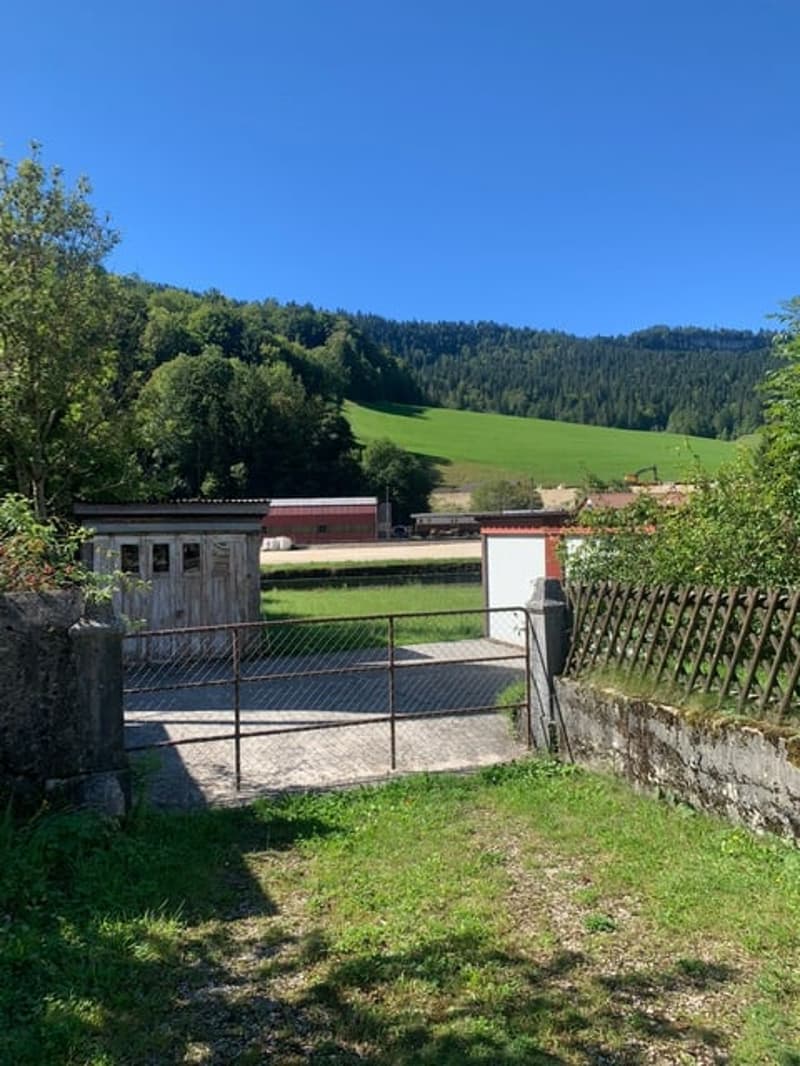 2123 St-Sulpice Vente d’une ancienne maison villageoise à rénover avec grand terrain (8)
