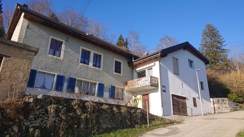 2113 Boveresse/NE Vente d’une grande maison villageoise avec 2 appartements et 2 garages (2)