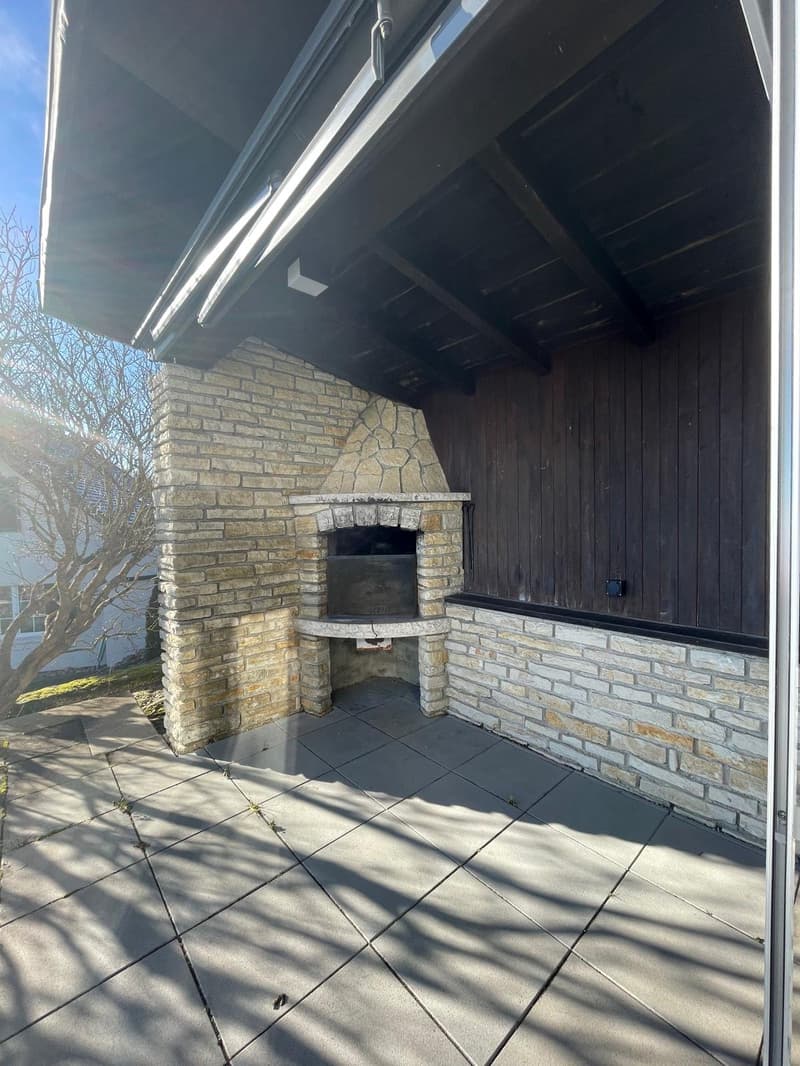 2073 Enges/NE Spacieuse et magnifique villa avec 3 garages et vue sur les 3 lacs (6)